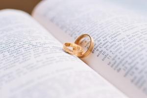 pexels wedding rings 1284225 1920.news
